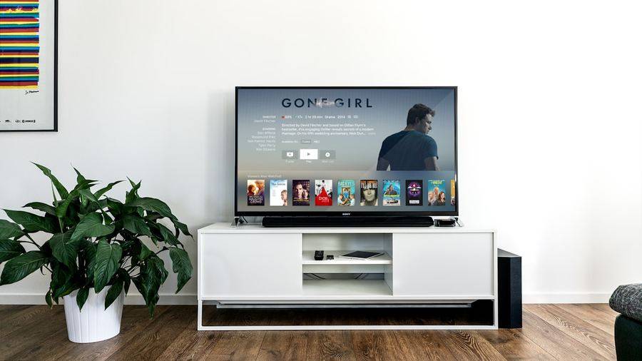 Setting up an IPTV application on a streaming device